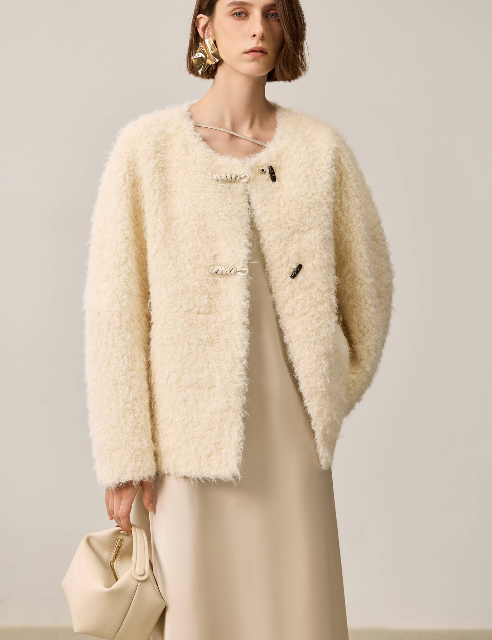 #color_Off White