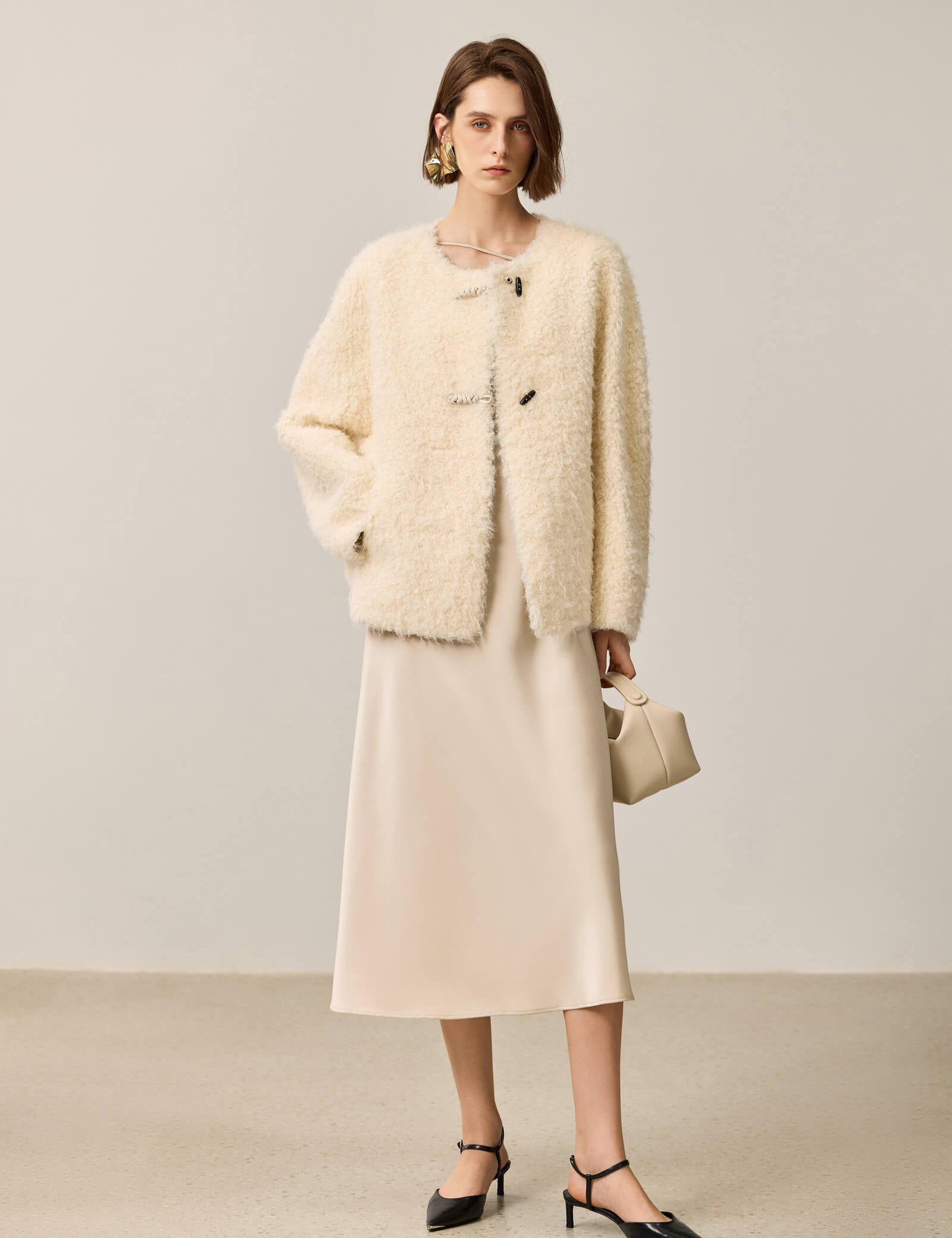 #color_Off White