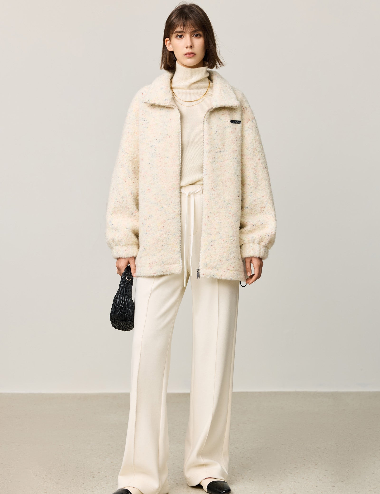 #color_Off White