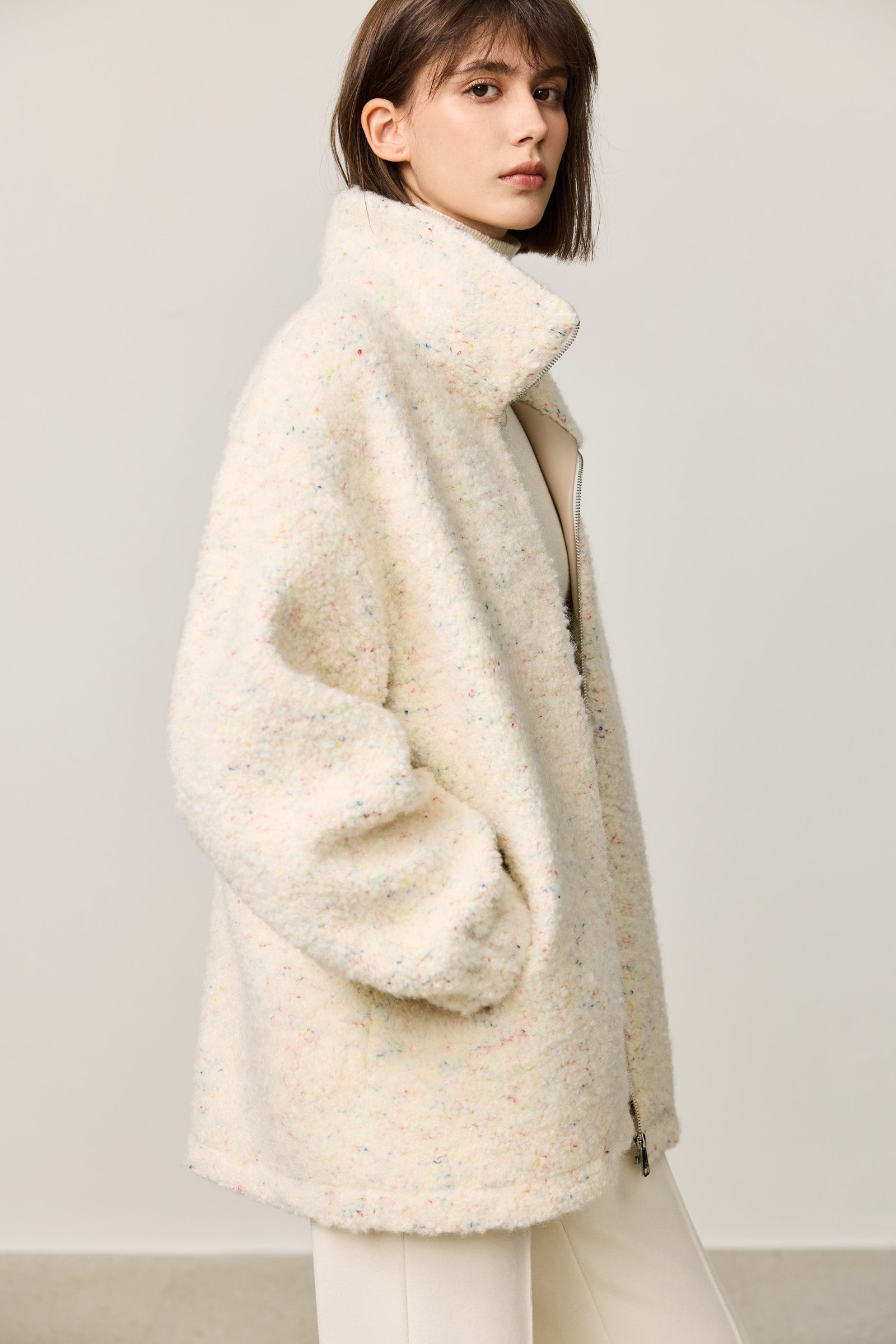 #color_Off White