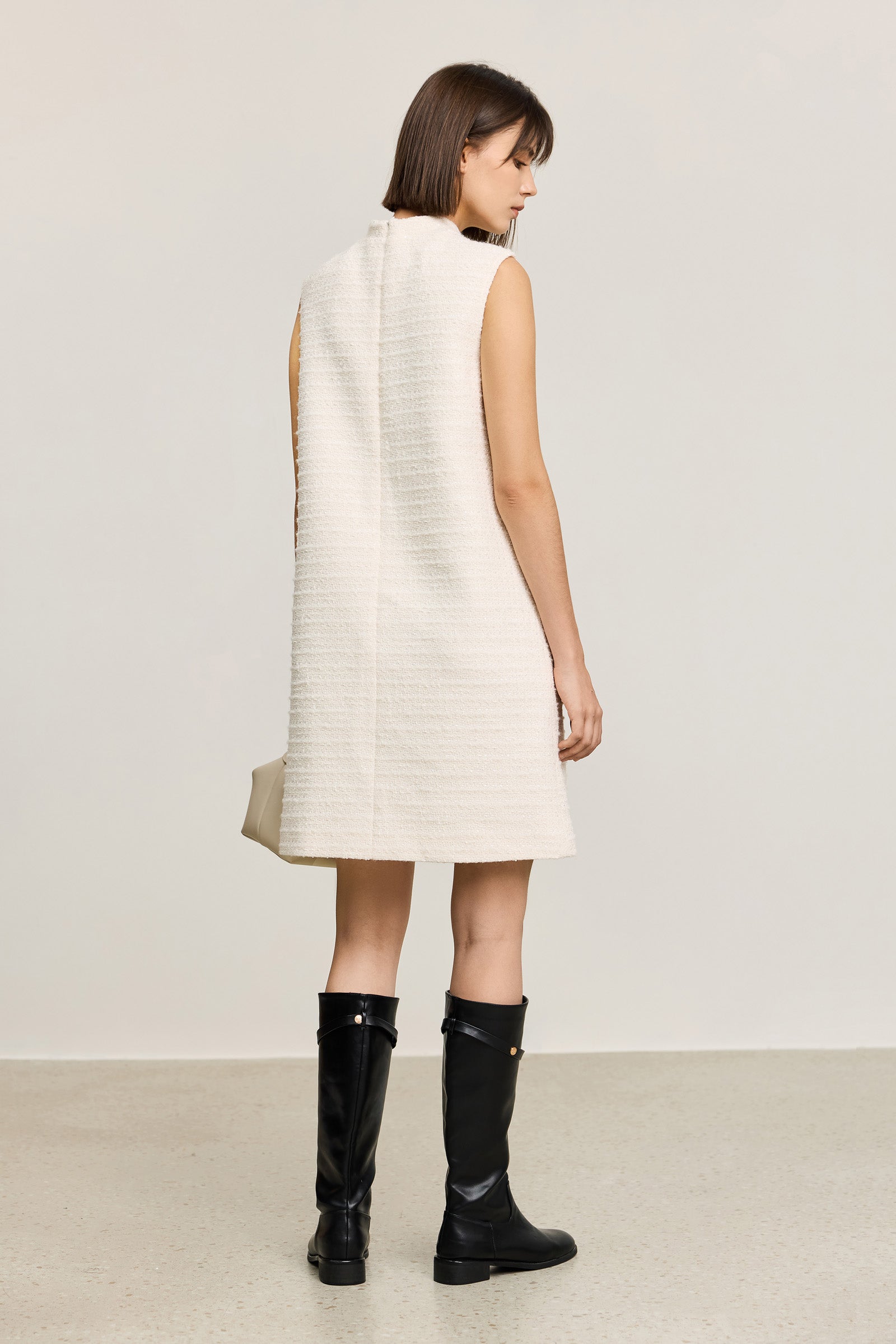 #color_Off White