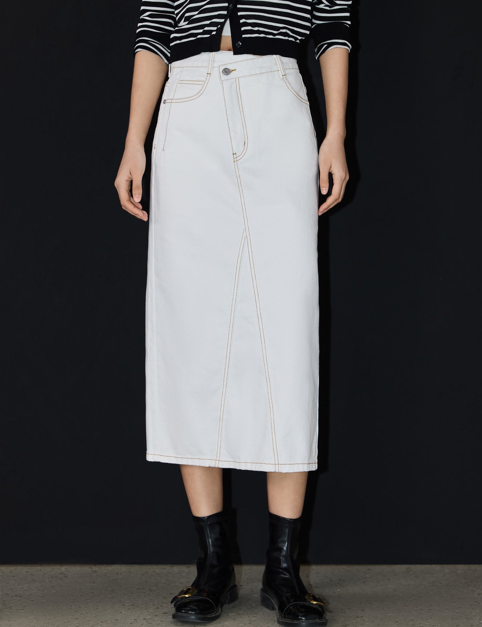 #color_Off White
