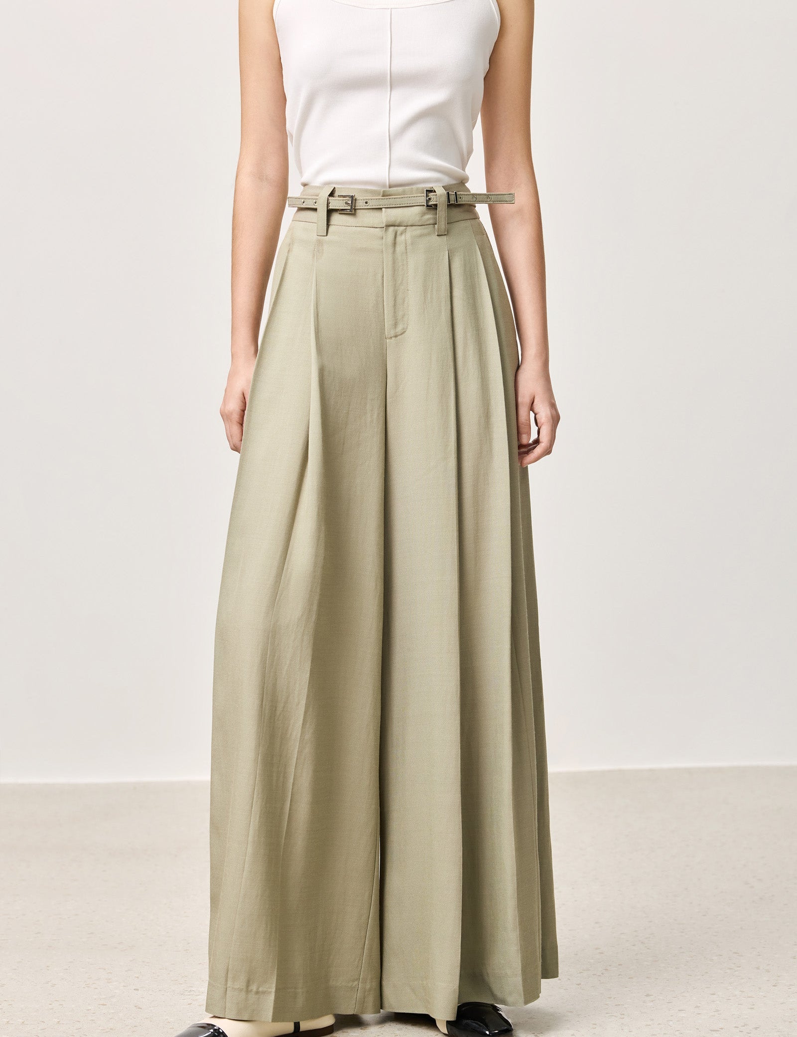 #color_Grayish Green