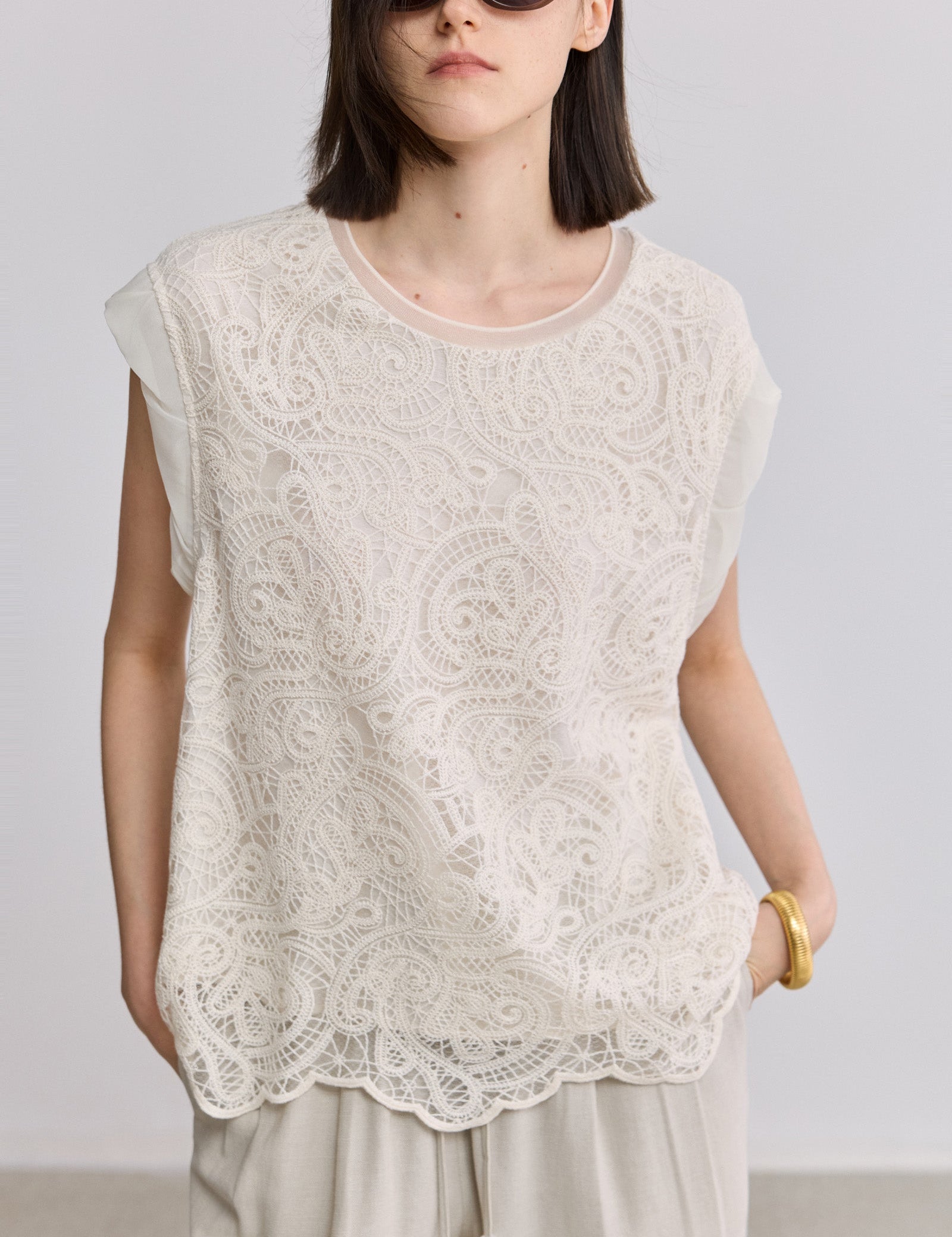 #color_Off White