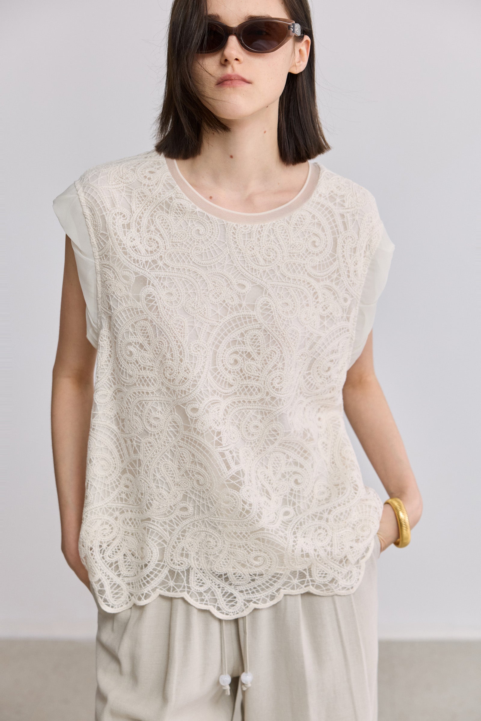 #color_Off White