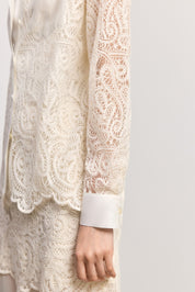 #color_Off White