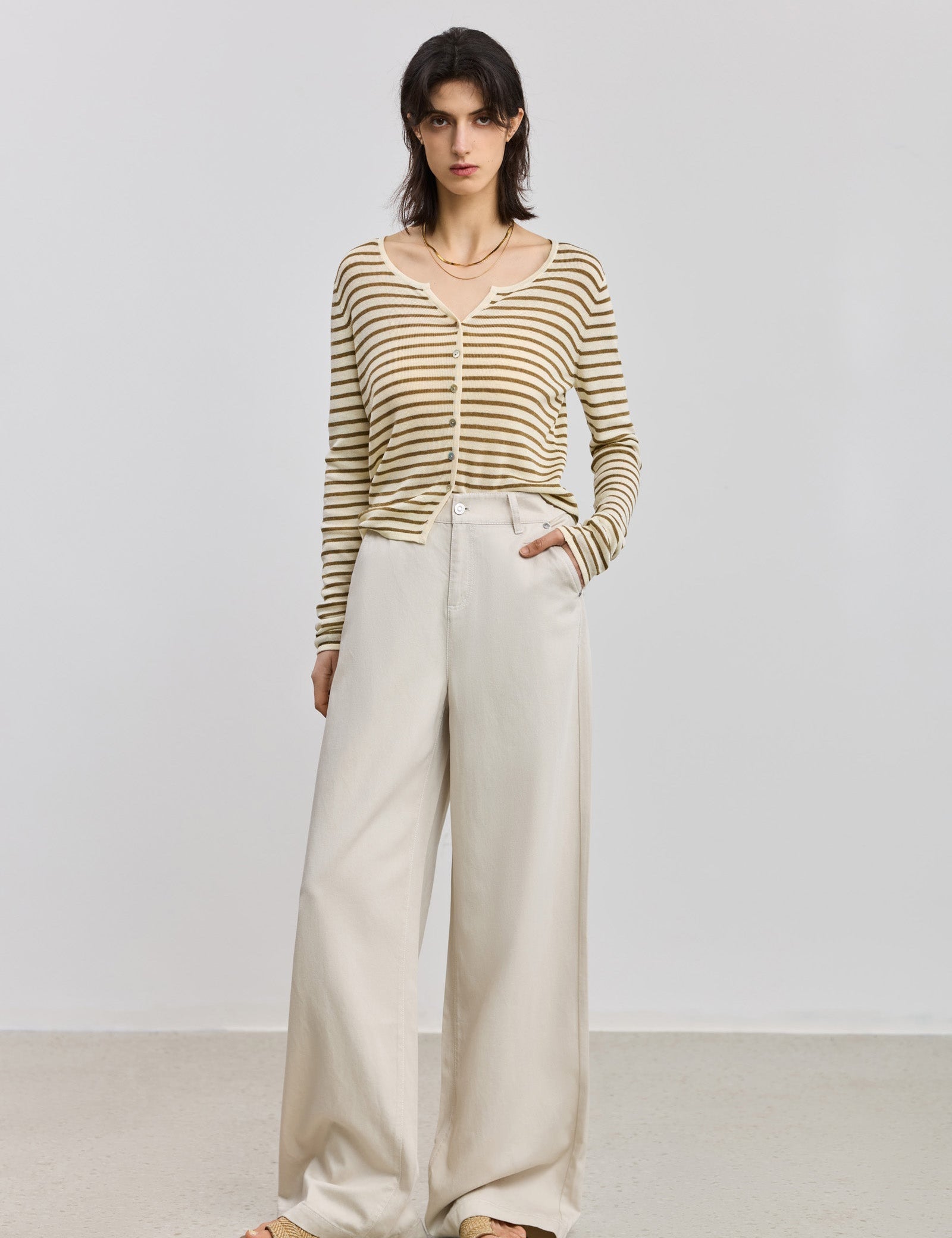#color_Off White