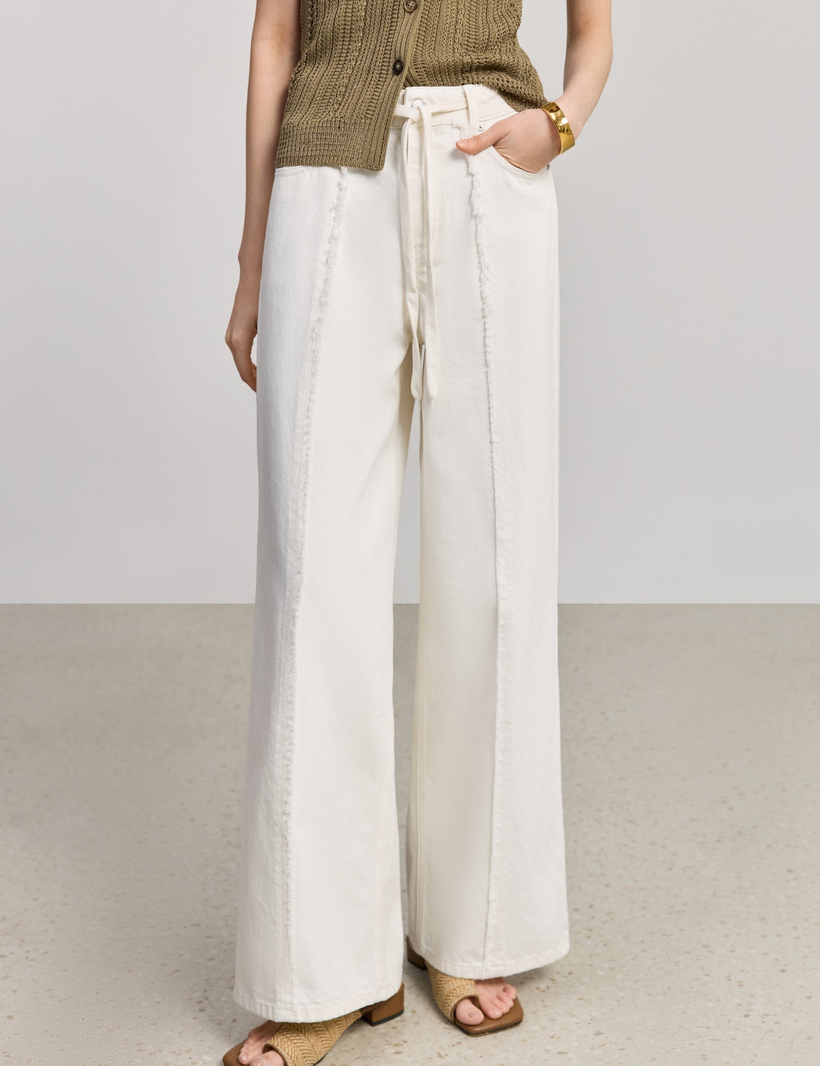 #color_Off White