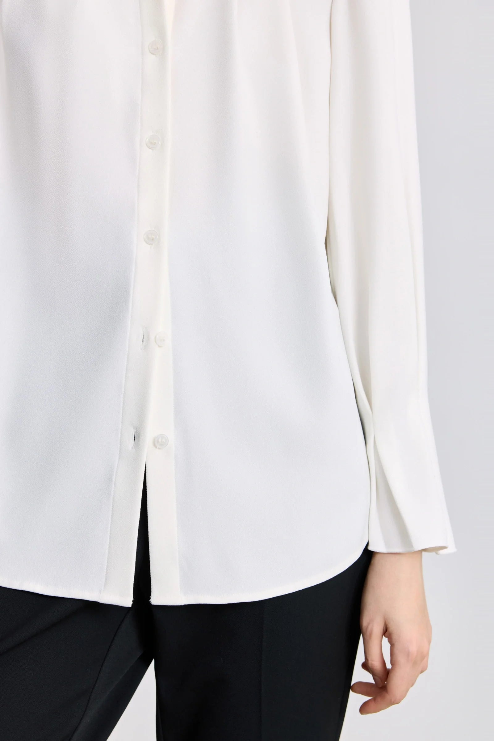 #color_Off White