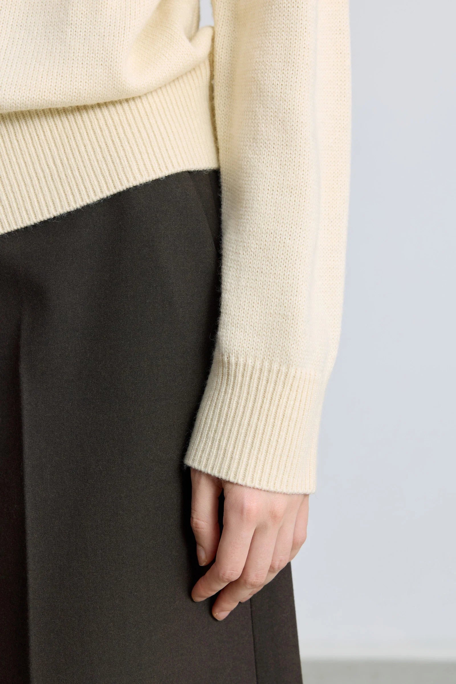 #color_Off White