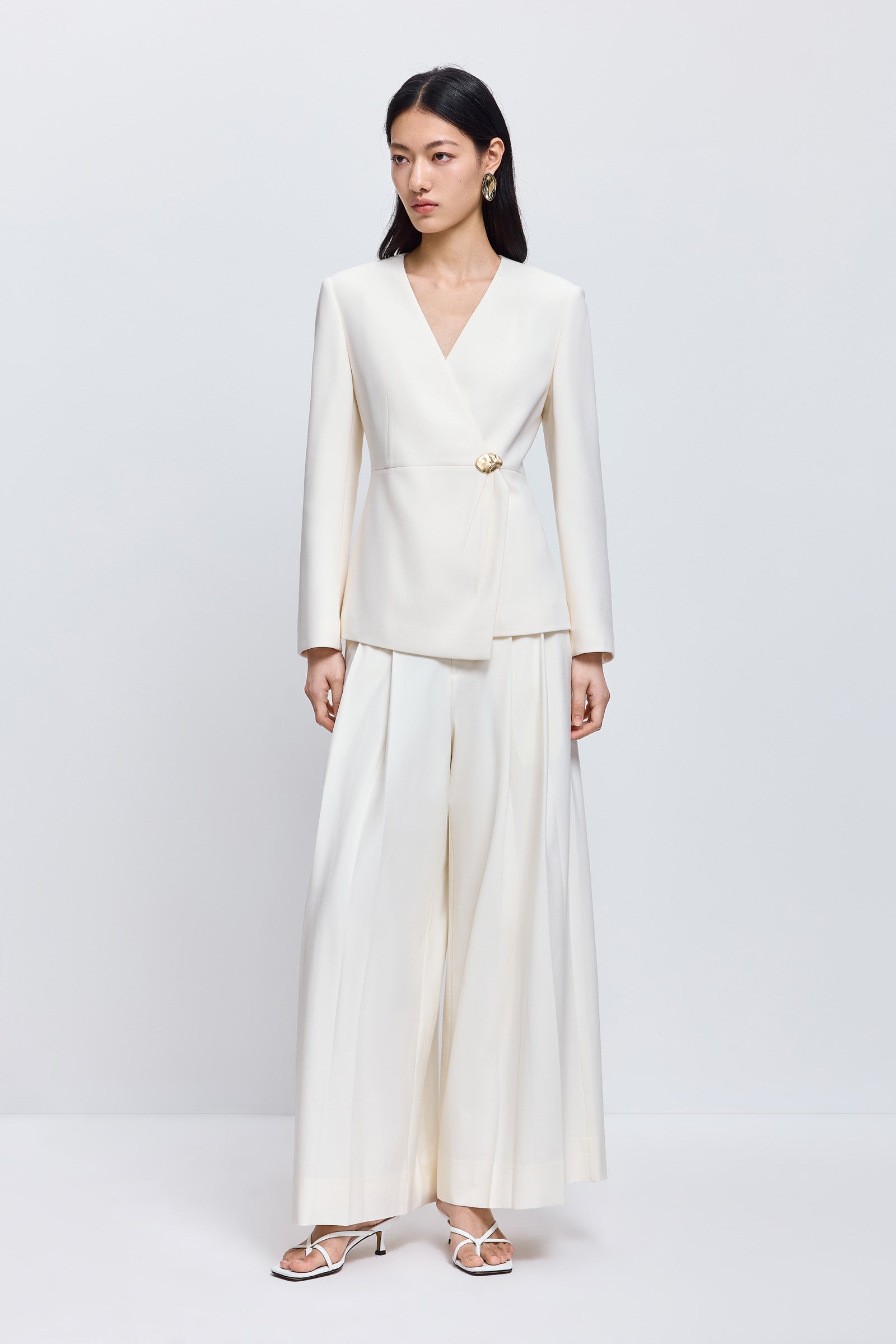 #color_Off White