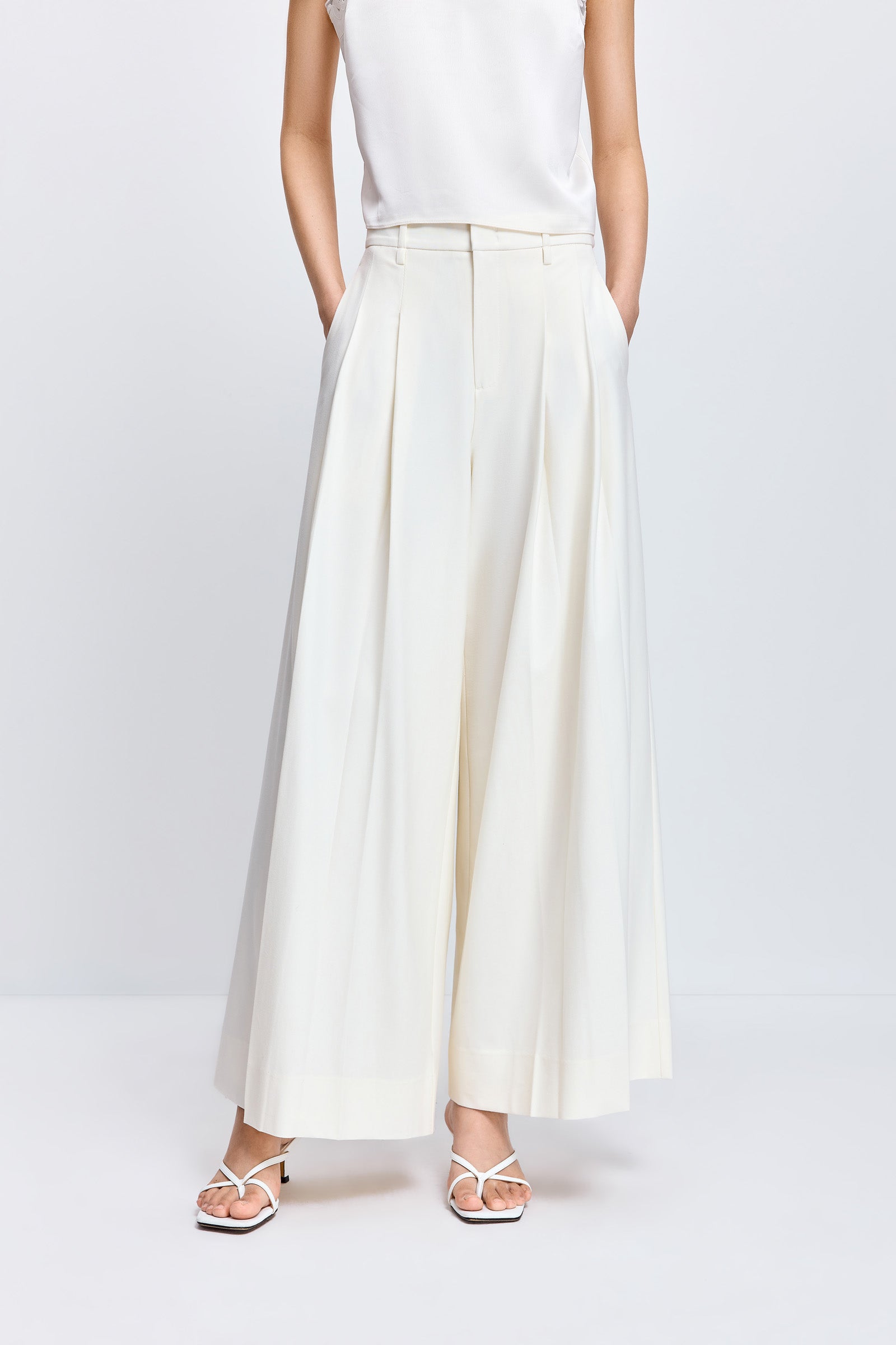 #color_Off White