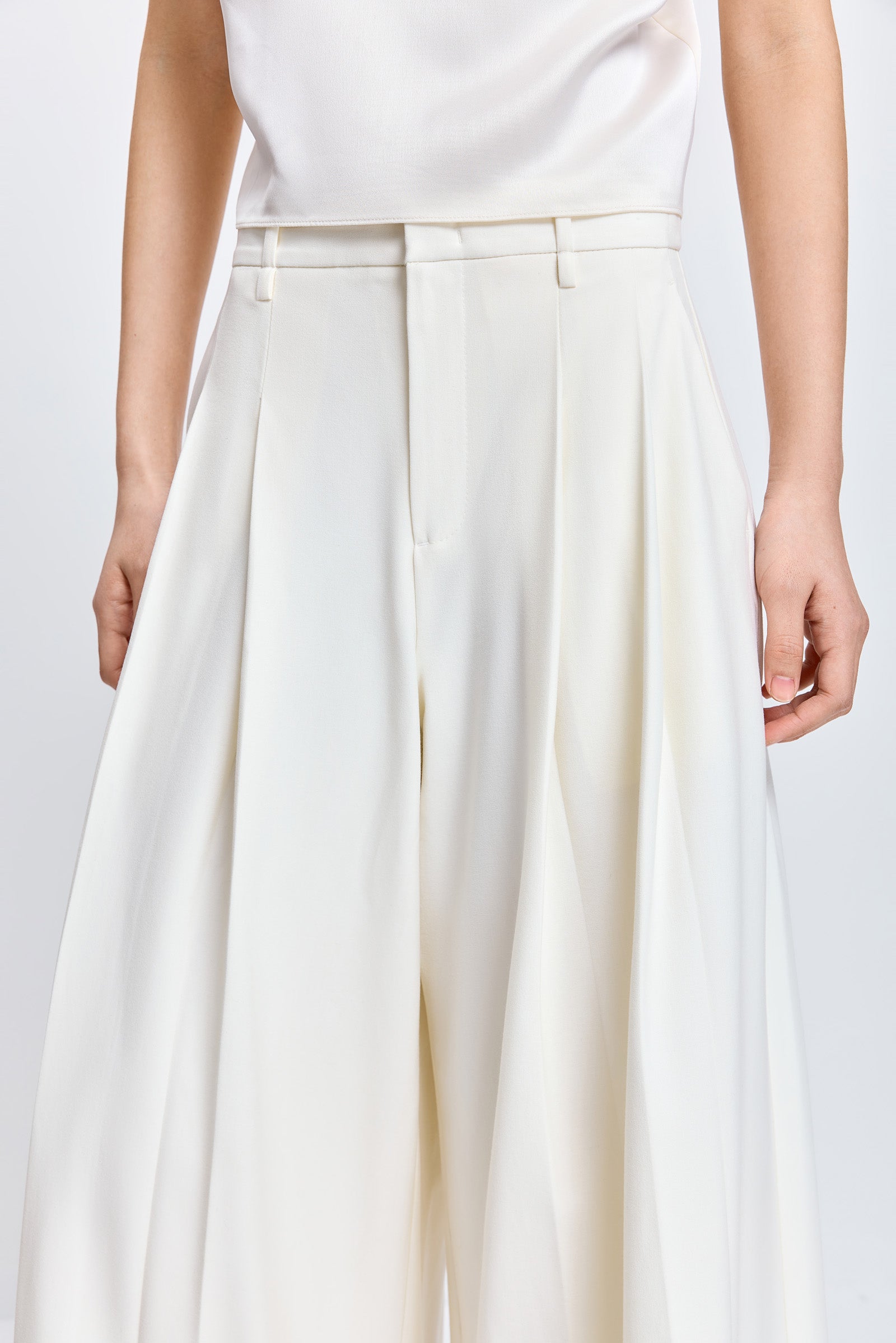 #color_Off White