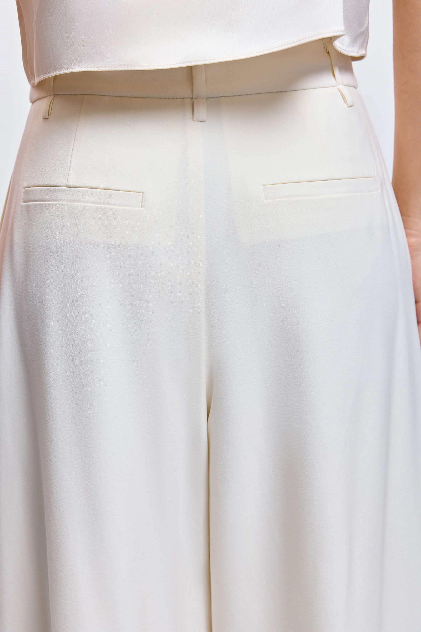 #color_Off White