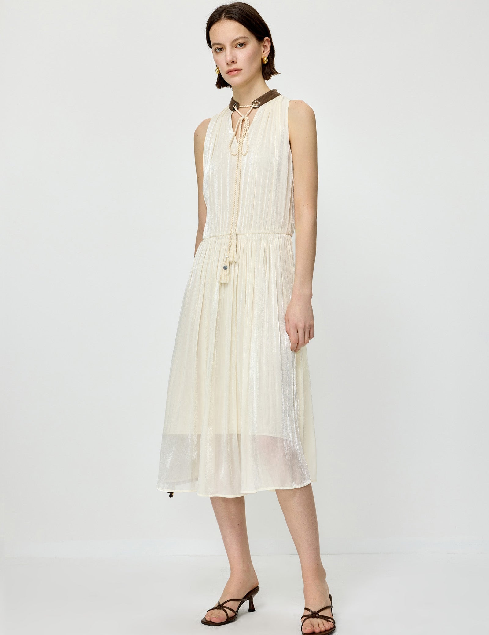 #color_Off White