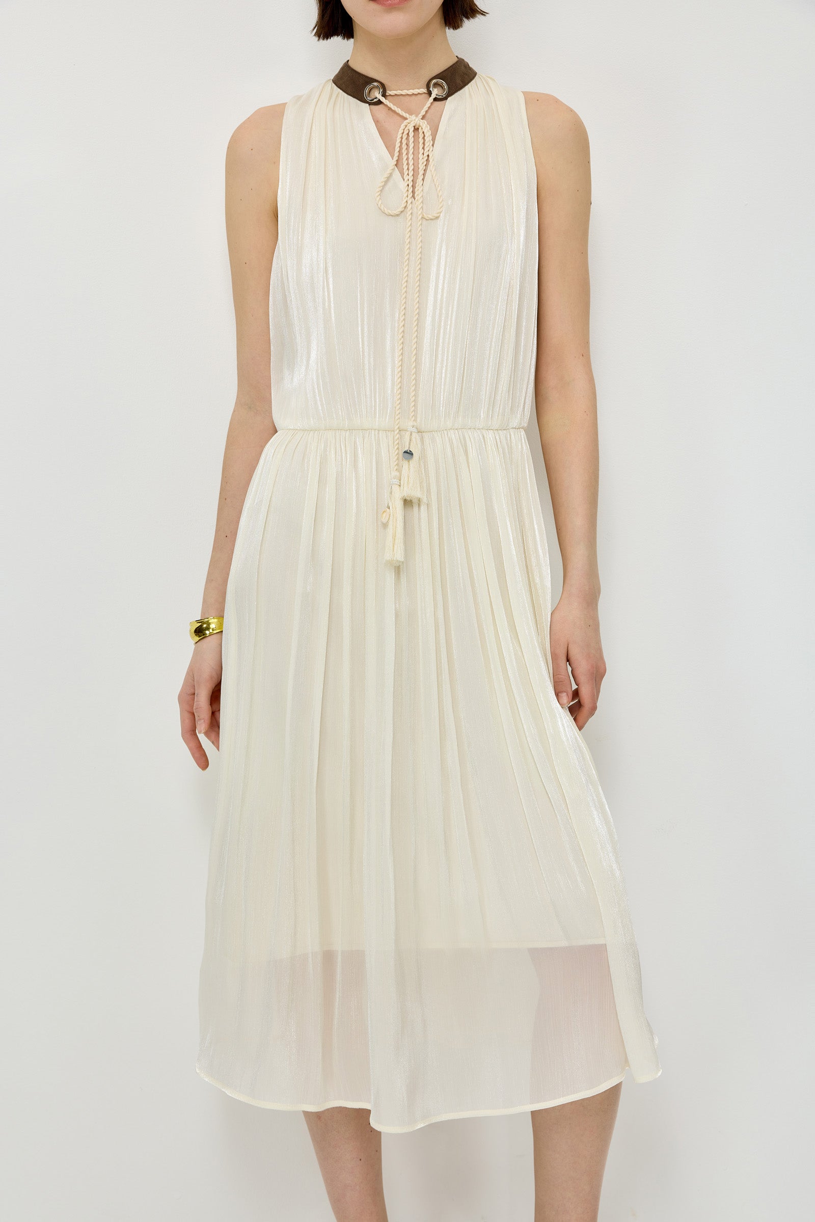 #color_Off White
