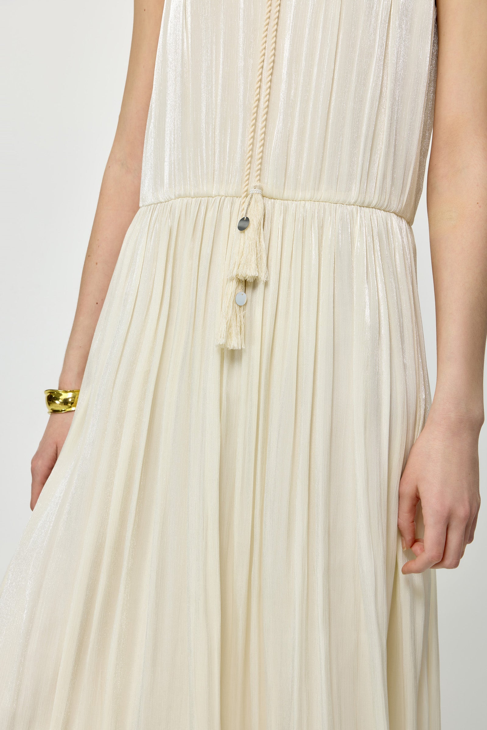 #color_Off White