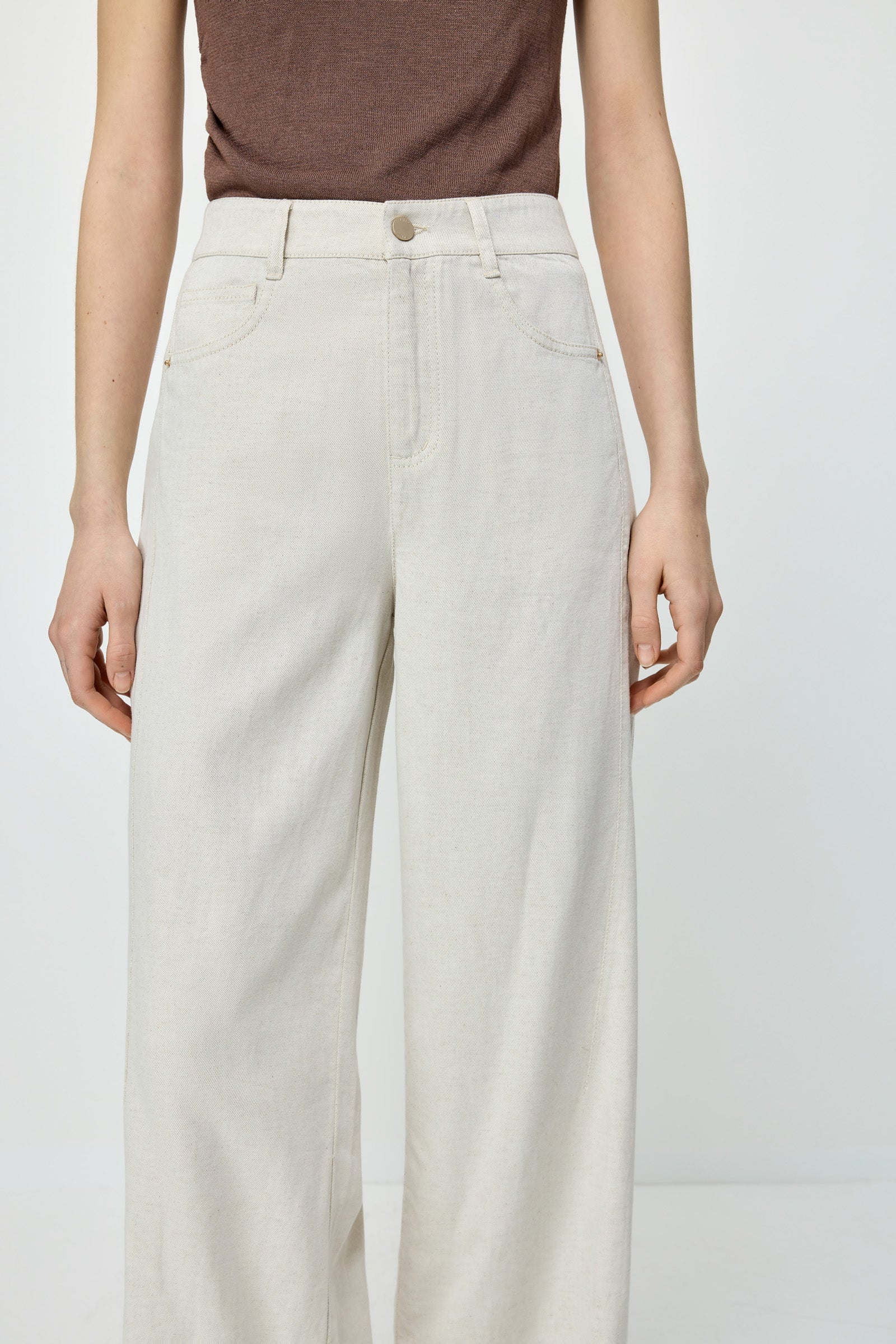 #color_Off White