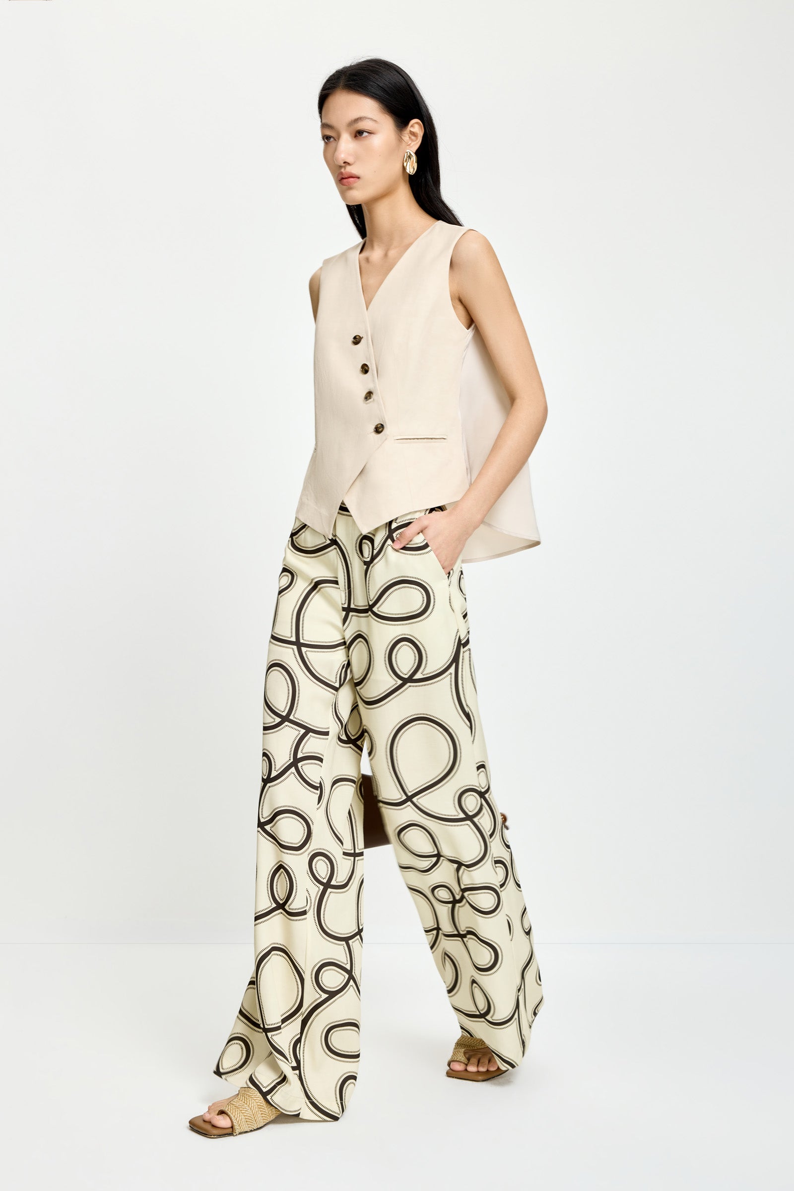 #color_Off White