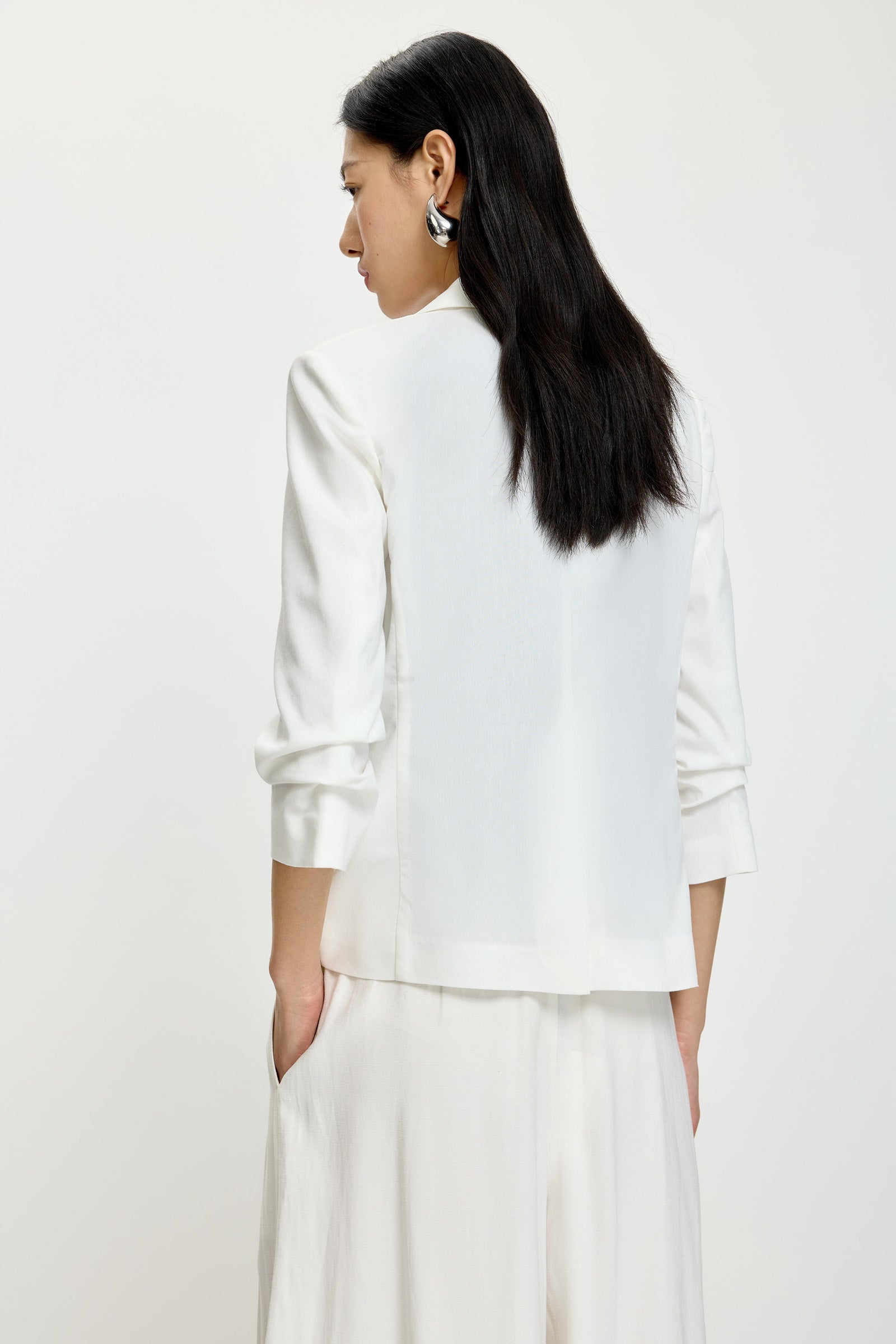 #color_White