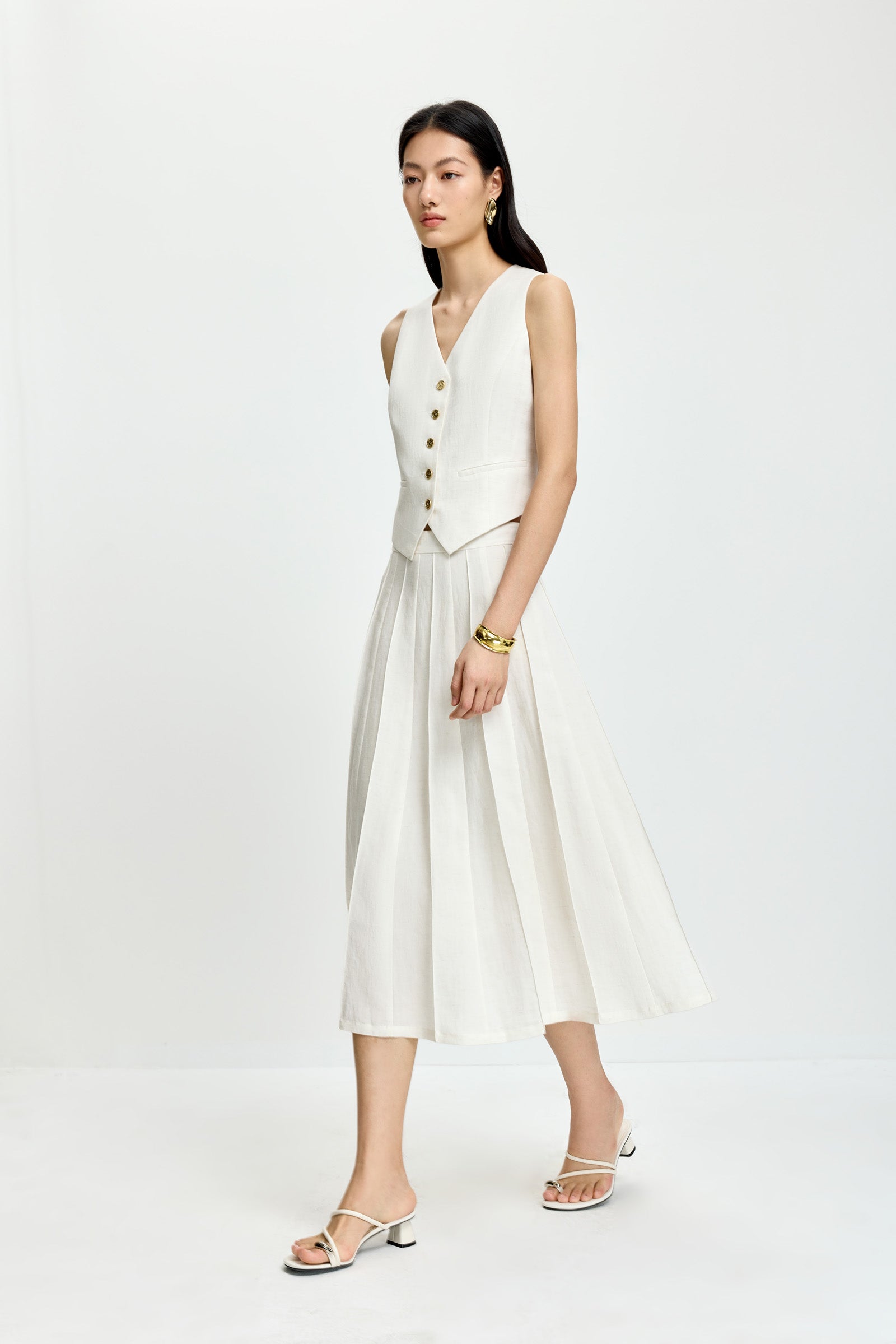 #color_Off White