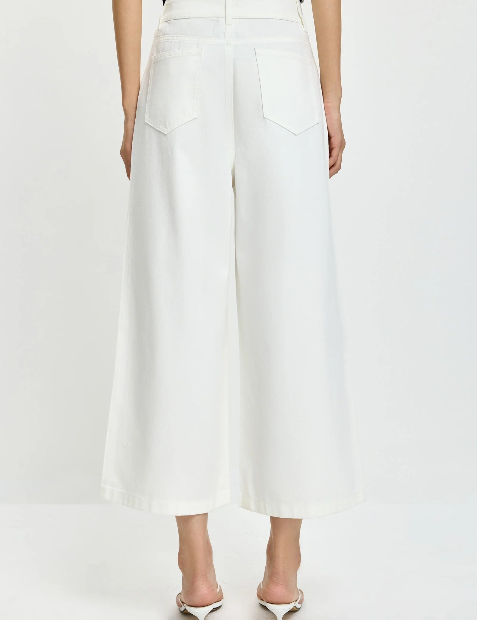 #color_Off White