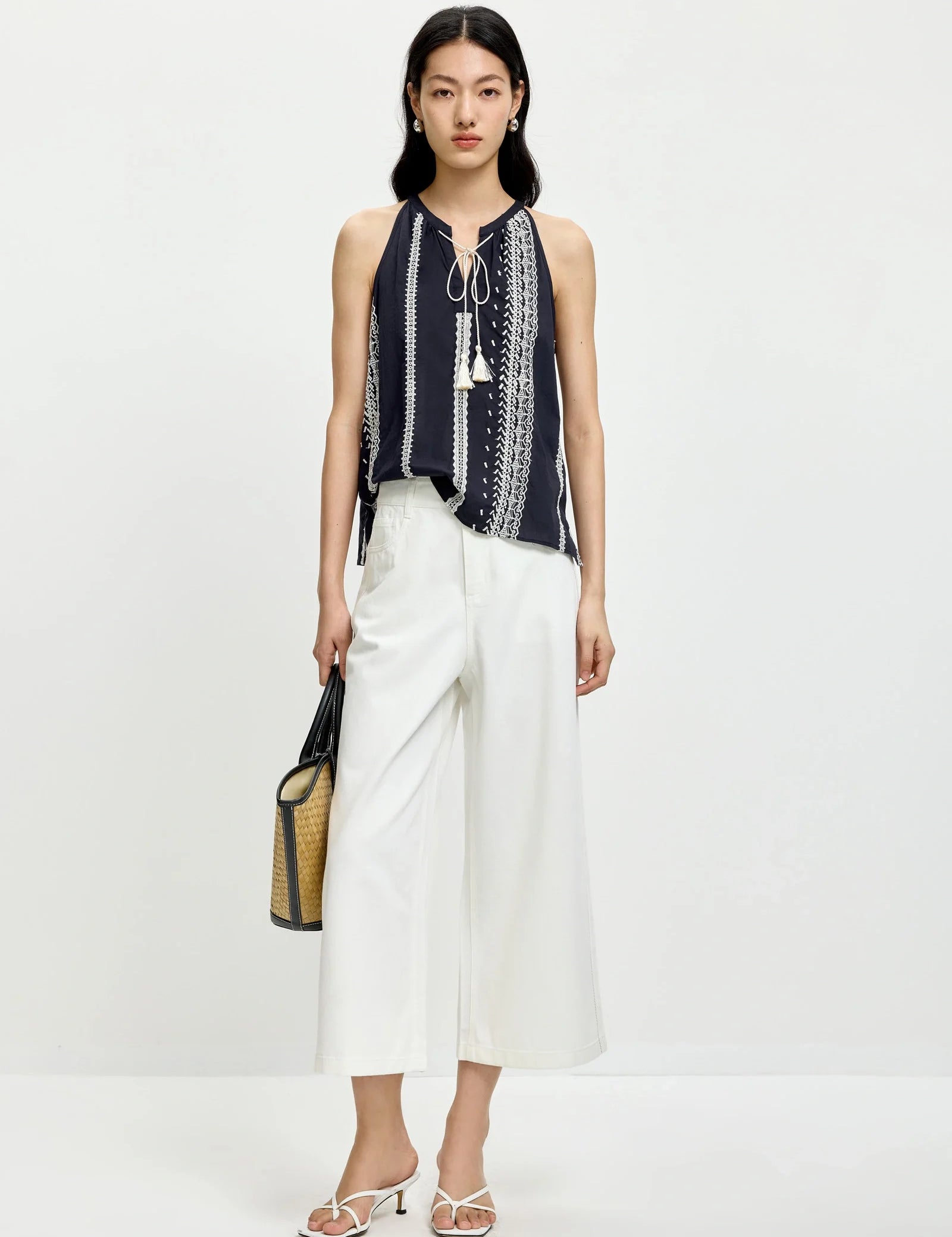 #color_Off White