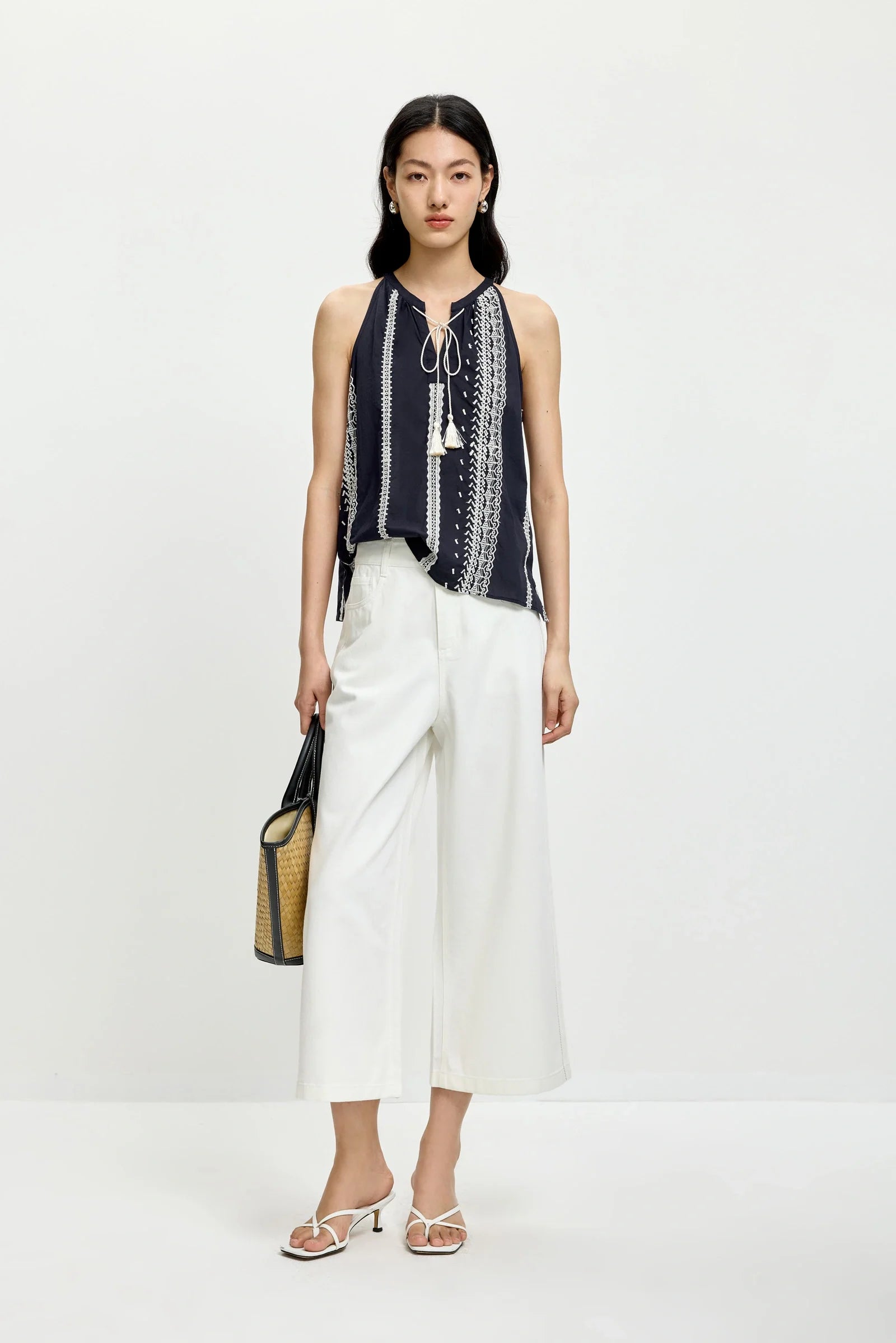 #color_Off White